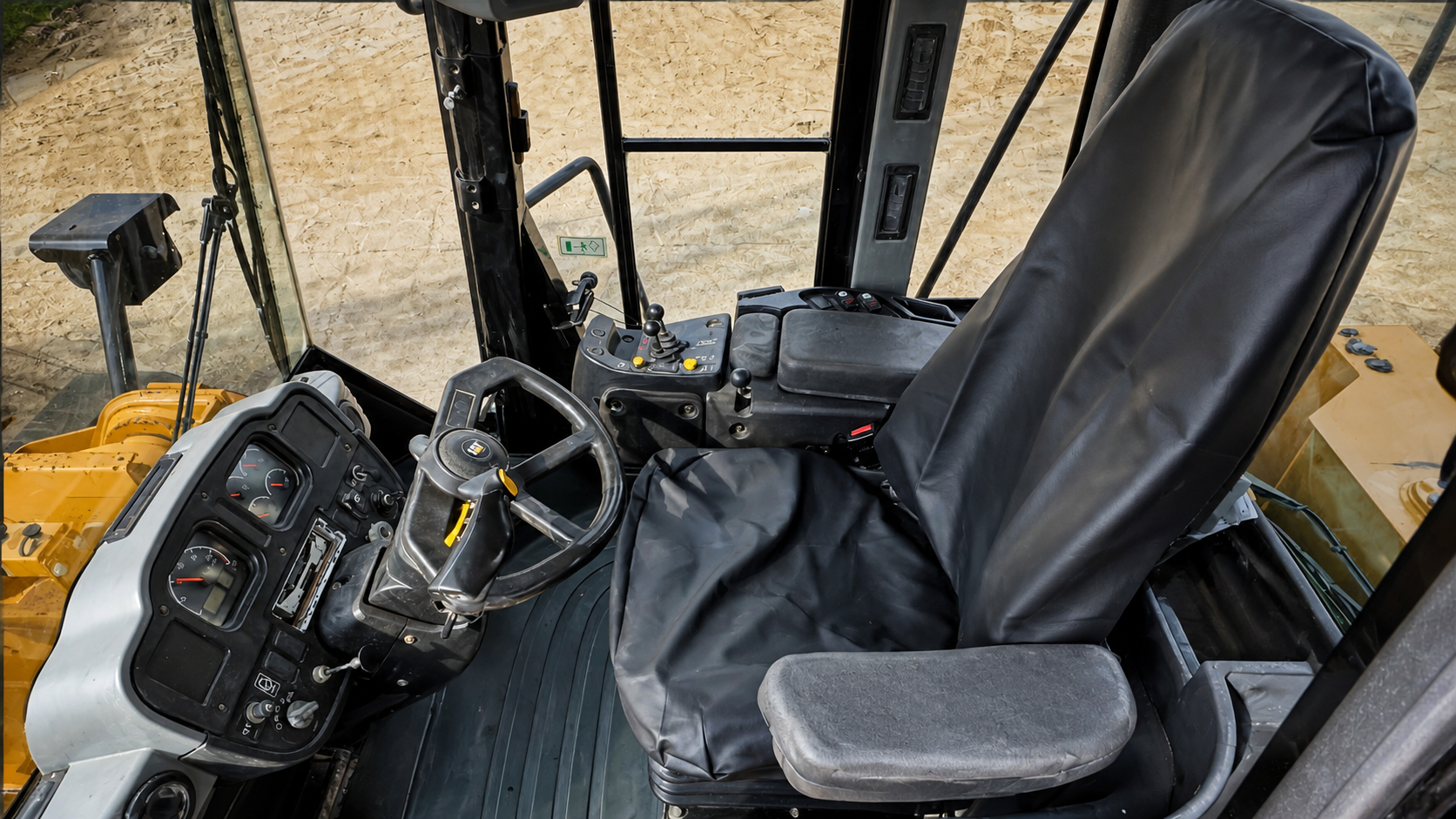 Caterpillar 966H - Cabin view