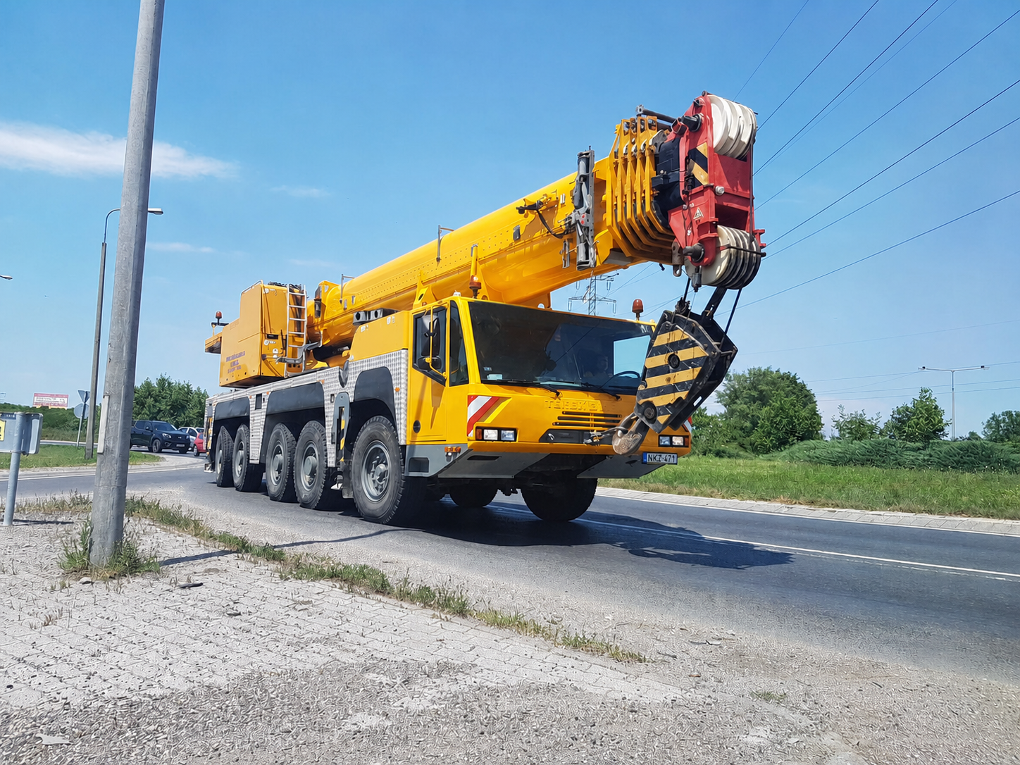 Liebherr LTM 1100-5.2 100-tonne mobile crane