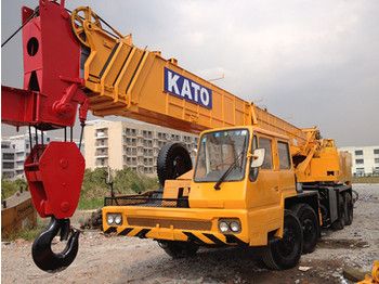 Liebherr LTM 1100-5.2 100-tonne mobile crane