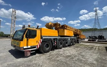 Liebherr LTM 1100-5.2 100-tonne mobile crane