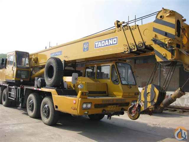 Liebherr LTM 1100-5.2 100-tonne mobile crane