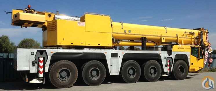 Liebherr LTM 1100-5.2 100-tonne mobile crane