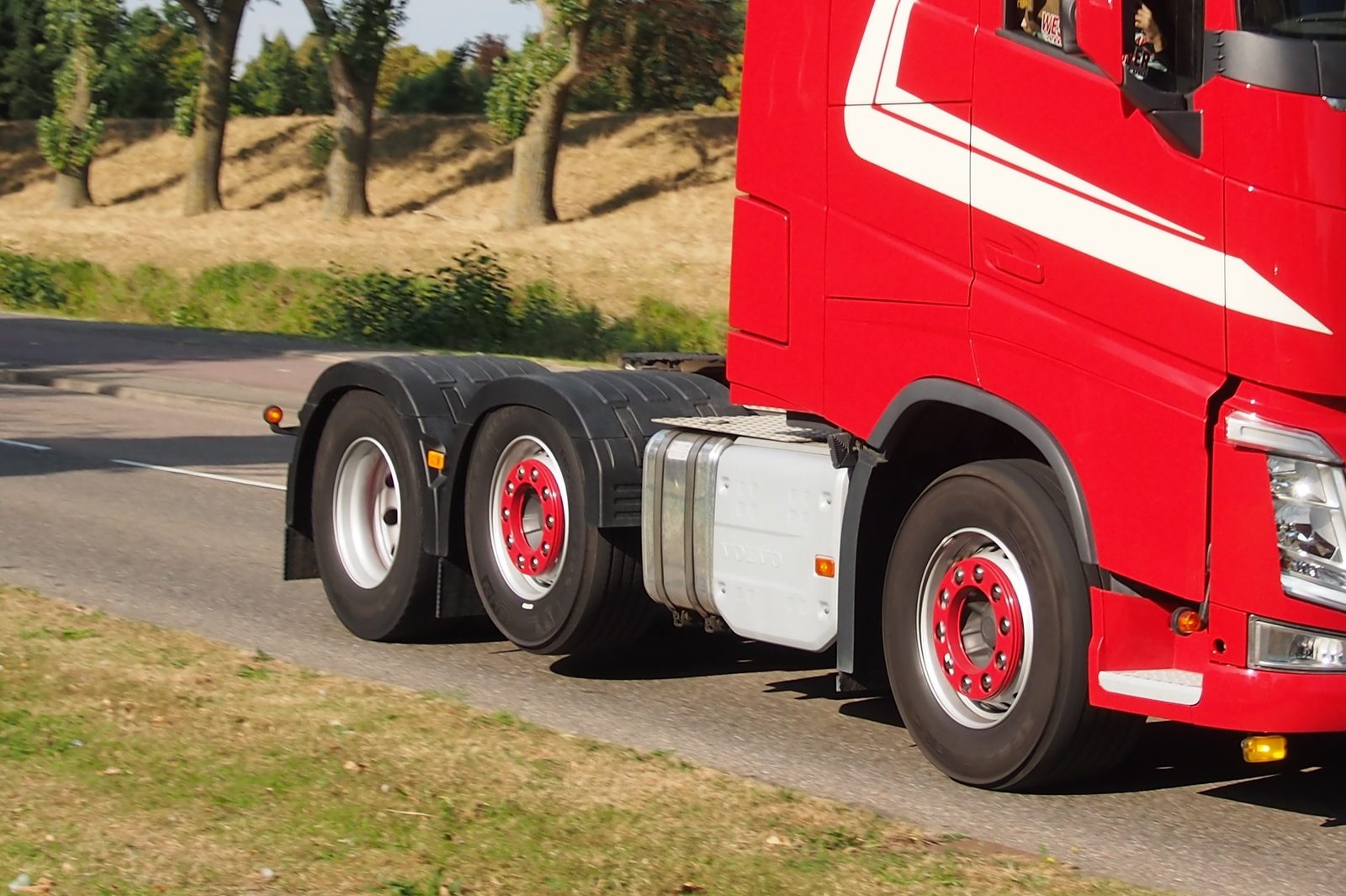 Volvo prime mover truck - Chassis and axle detail